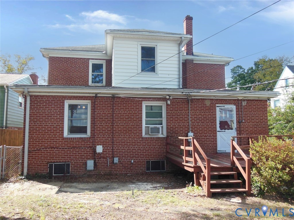 2203 Seminary Ave Property Photo 3