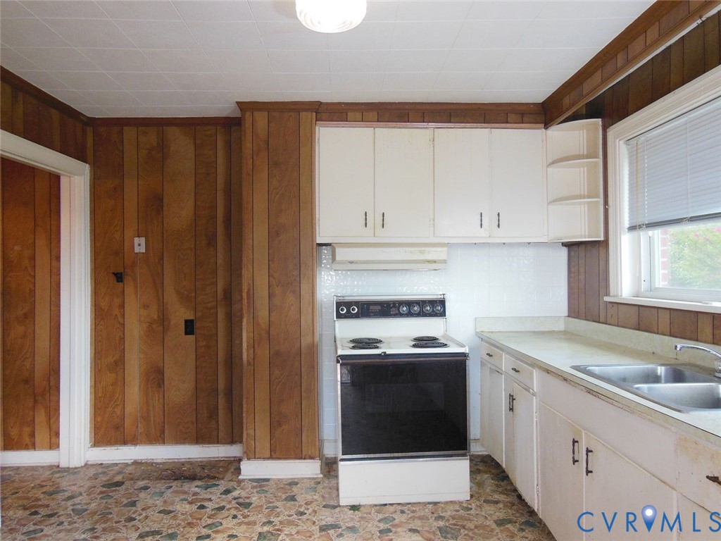 2203 Seminary Ave Property Photo 8
