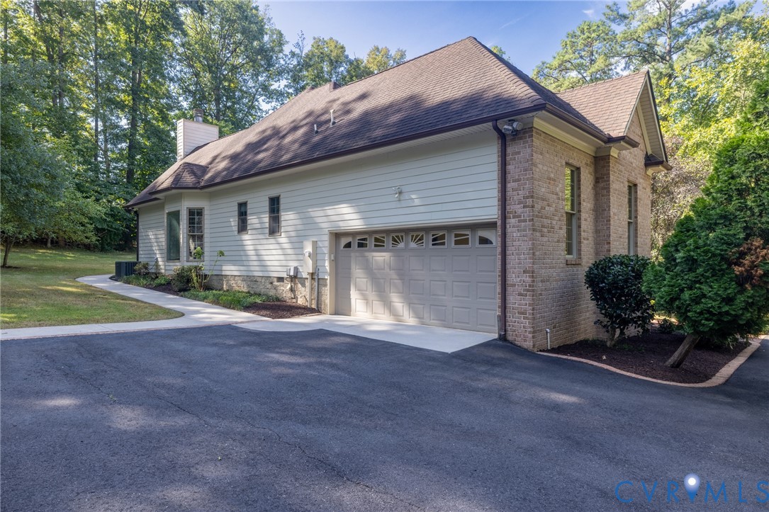 365 Hamlet Rd Property Photo 39