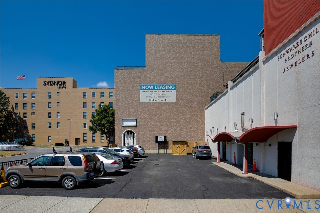 119 E Broad St Property Photo 25