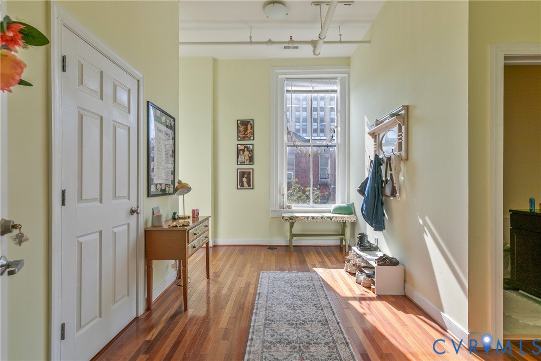 119 E Broad St Property Photo 30