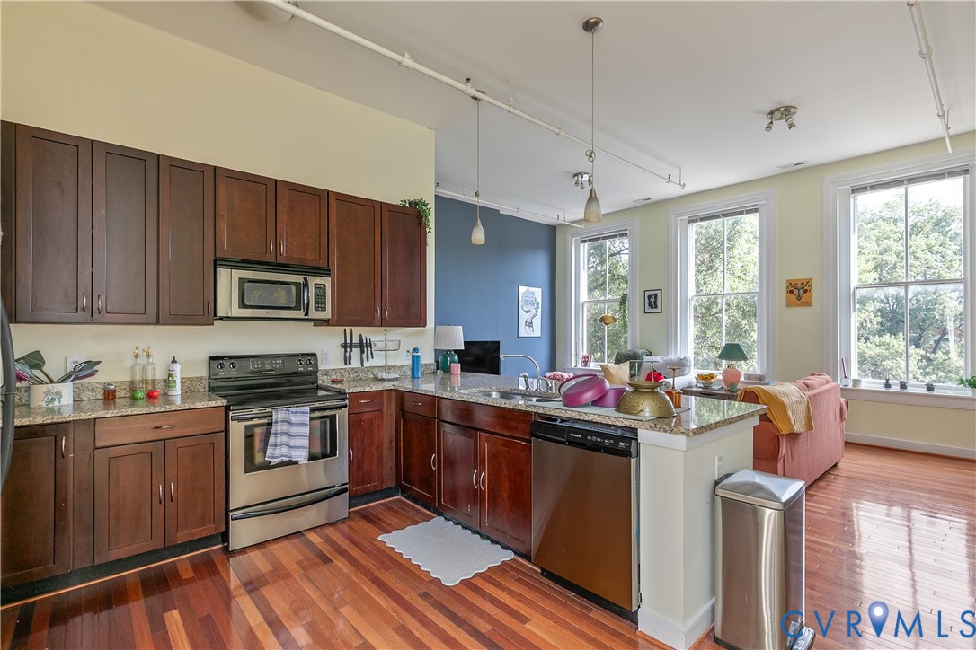 119 E Broad St Property Photo 31
