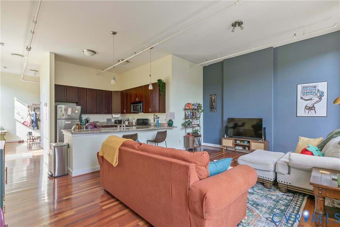 119 E Broad St Property Photo 34