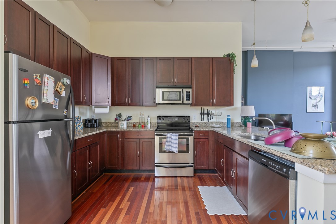 119 E Broad St Property Photo 39