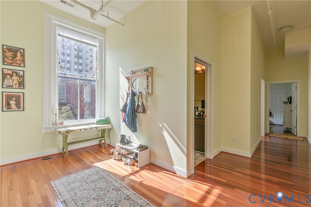119 E Broad St Property Photo 41