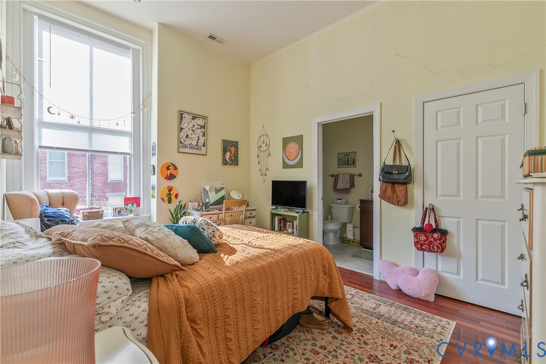 119 E Broad St Property Photo 42
