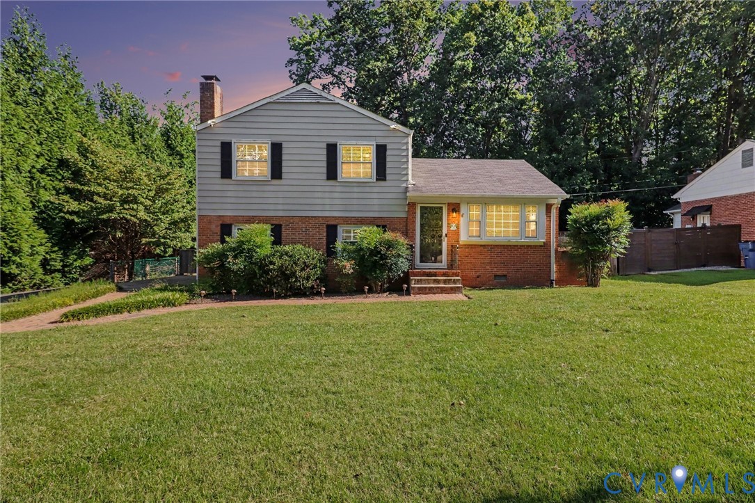 9504 Minna Dr Property Photo 1