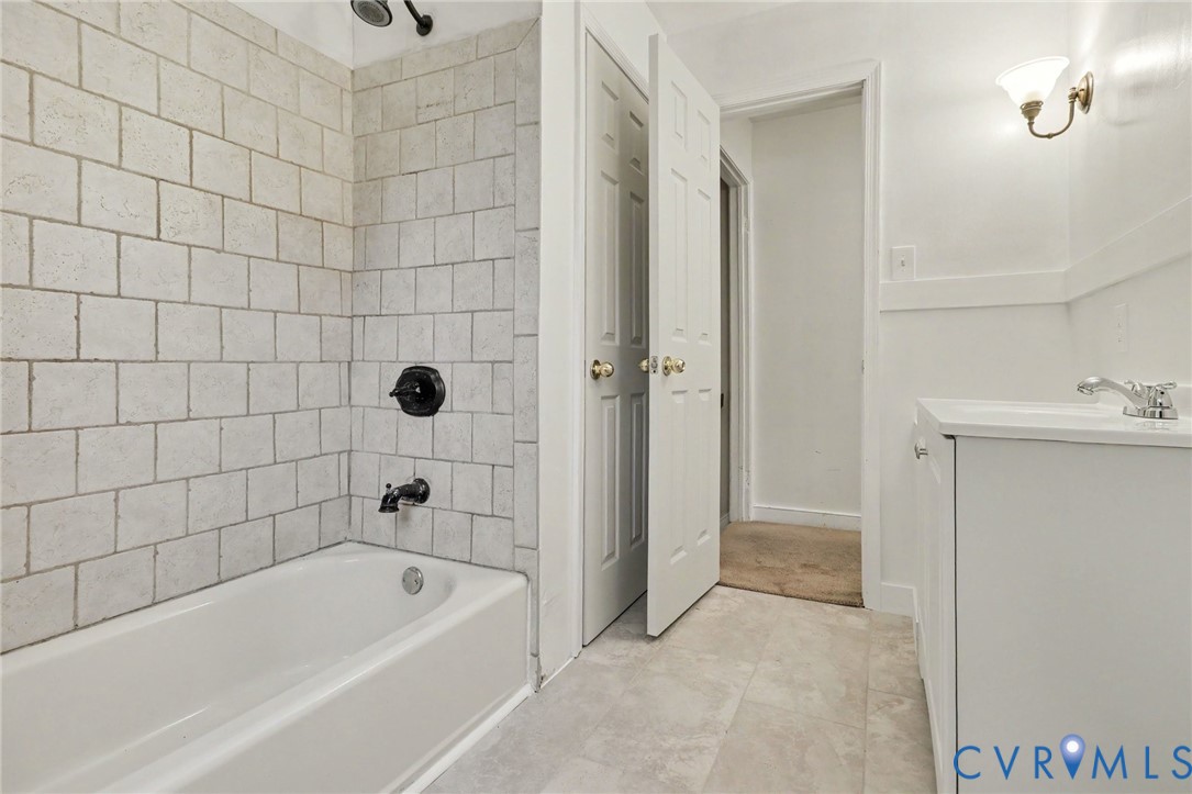 9504 Minna Dr Property Photo 16