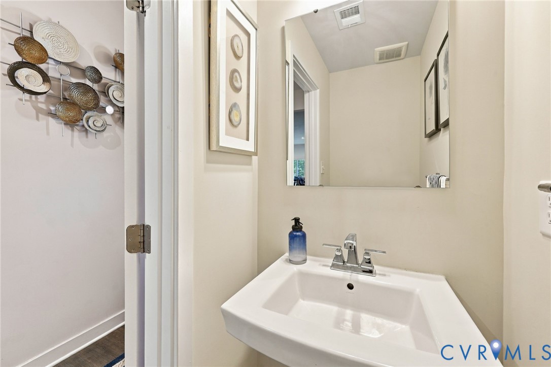 10944 Genito Square Dr Property Photo 13