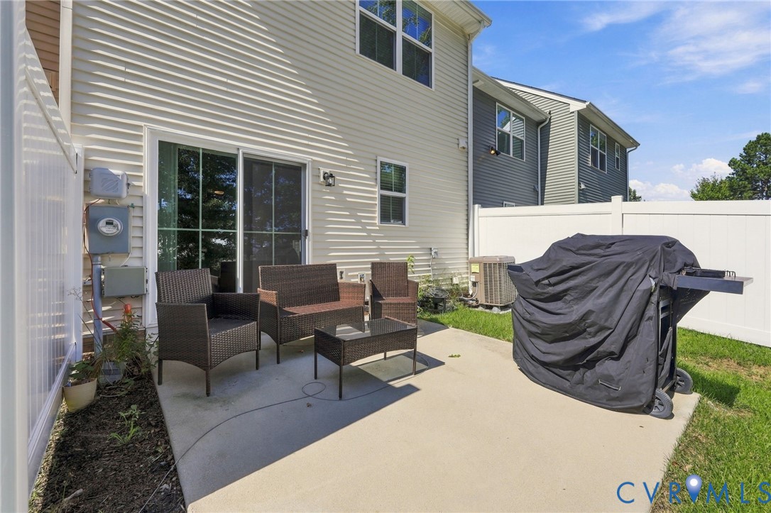 10944 Genito Square Dr Property Photo 35