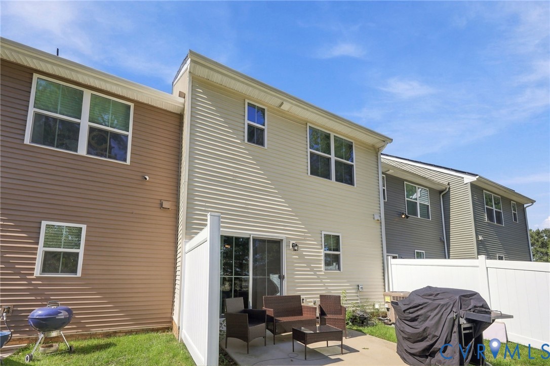 10944 Genito Square Dr Property Photo 36