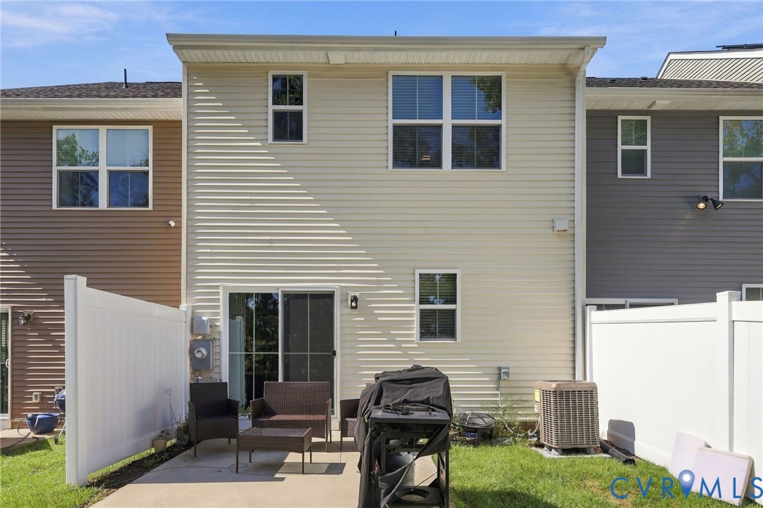 10944 Genito Square Dr Property Photo 37