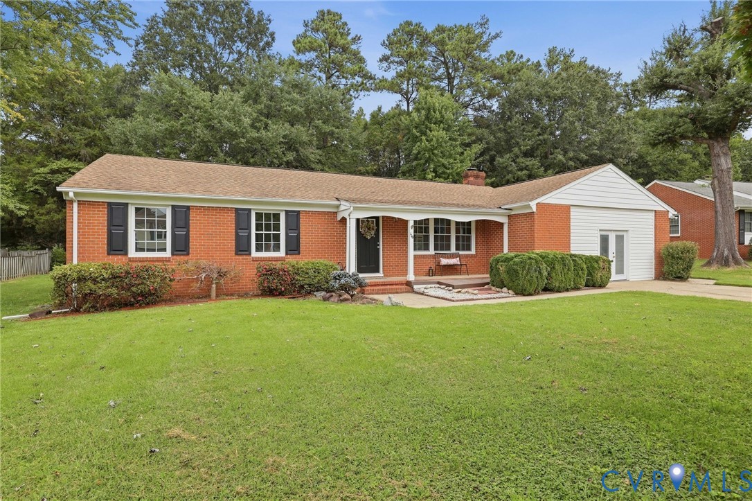 110 Hampton Dr Property Photo 4