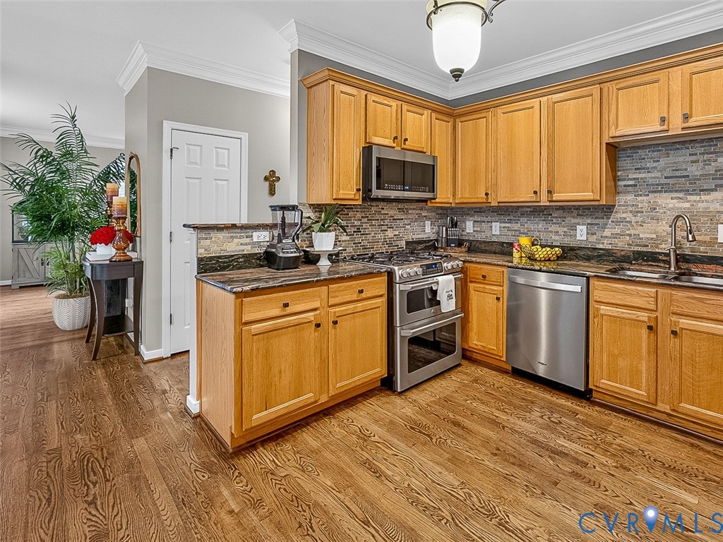 12621 Green Garden Ter Property Photo 5