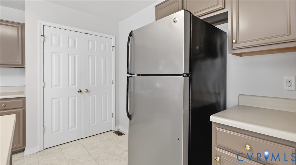 6931 Staunton Ave Property Photo 22