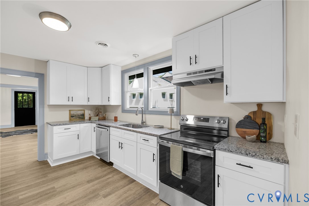 2226 Hill St Property Photo 1