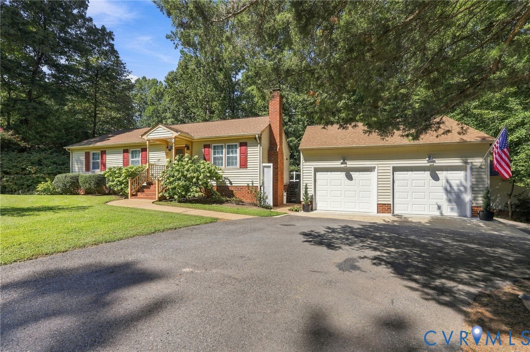 12914 Red Chestnut Dr Property Photo 3