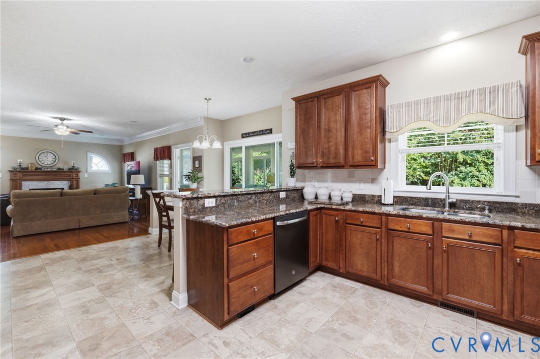 554 Greymont Ln Property Photo 13