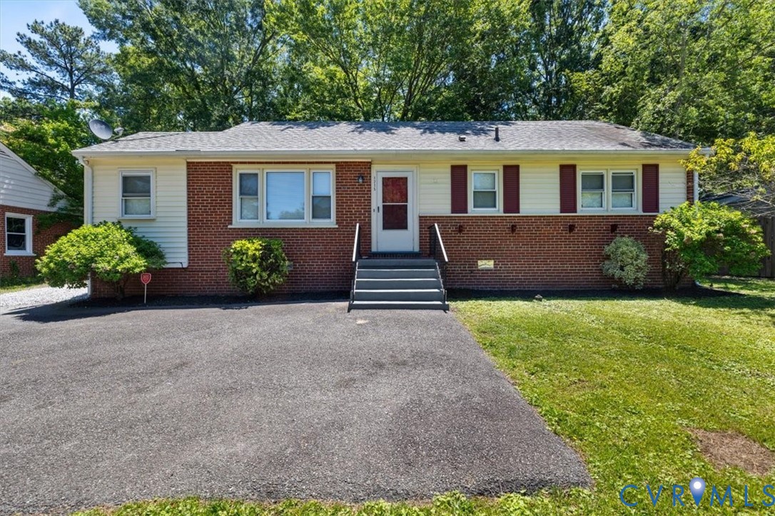 1215 Starling Dr Property Photo 1
