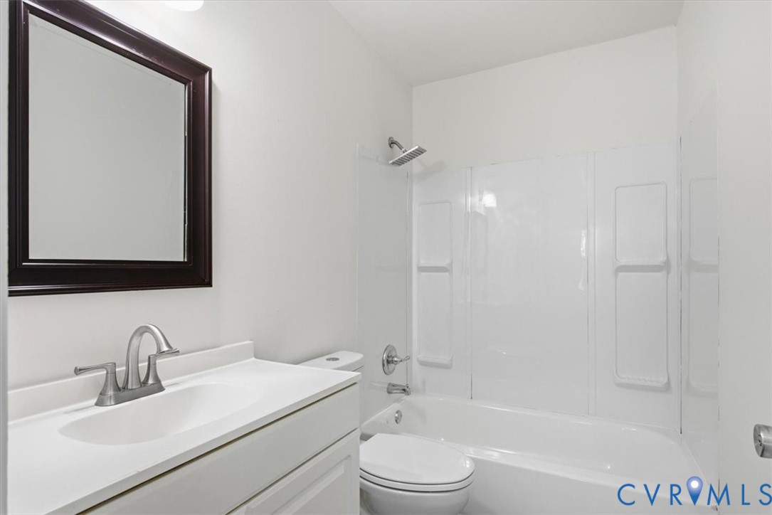 3304 Sussex Dr Property Photo 14