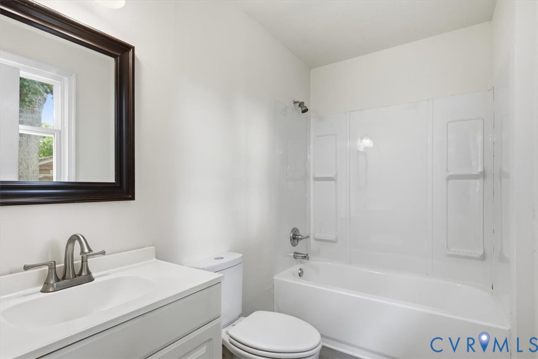 3304 Sussex Dr Property Photo 17