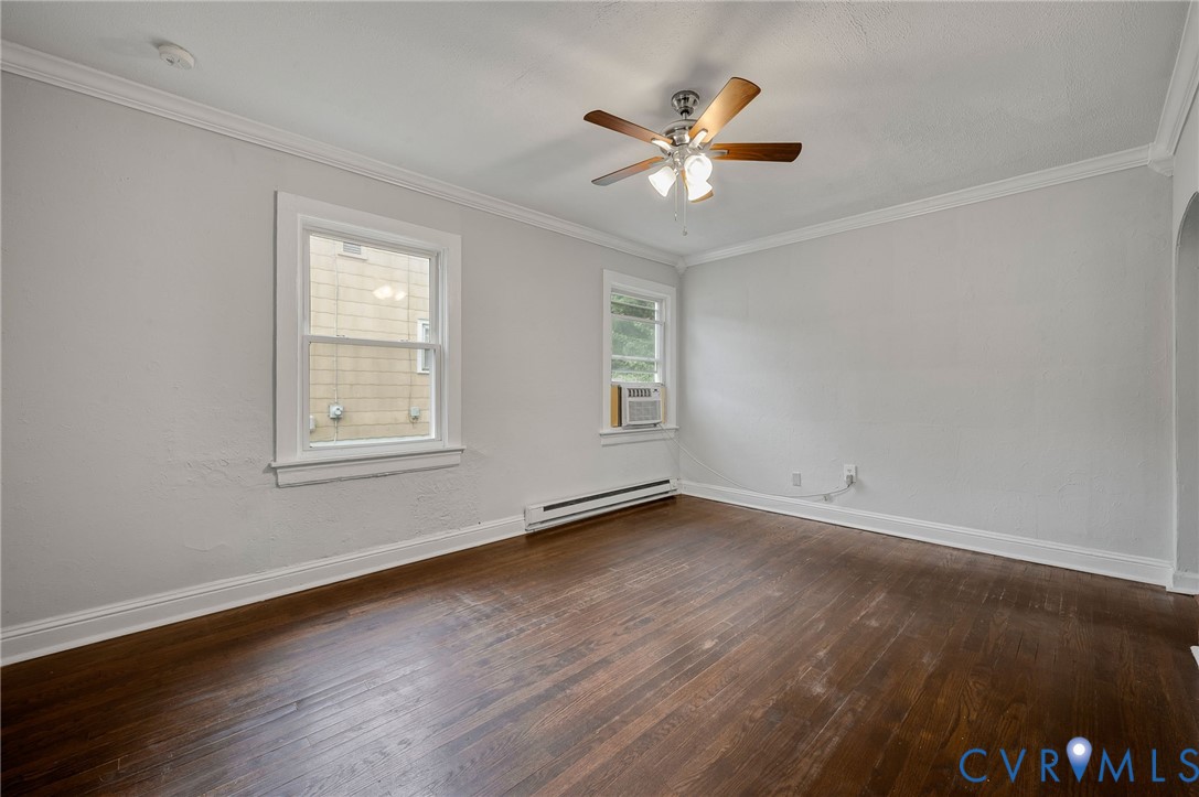 408 Elm St Property Photo 6
