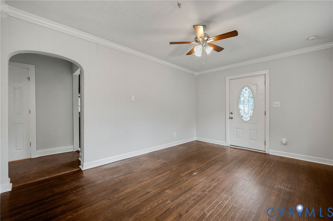 408 Elm St Property Photo 8