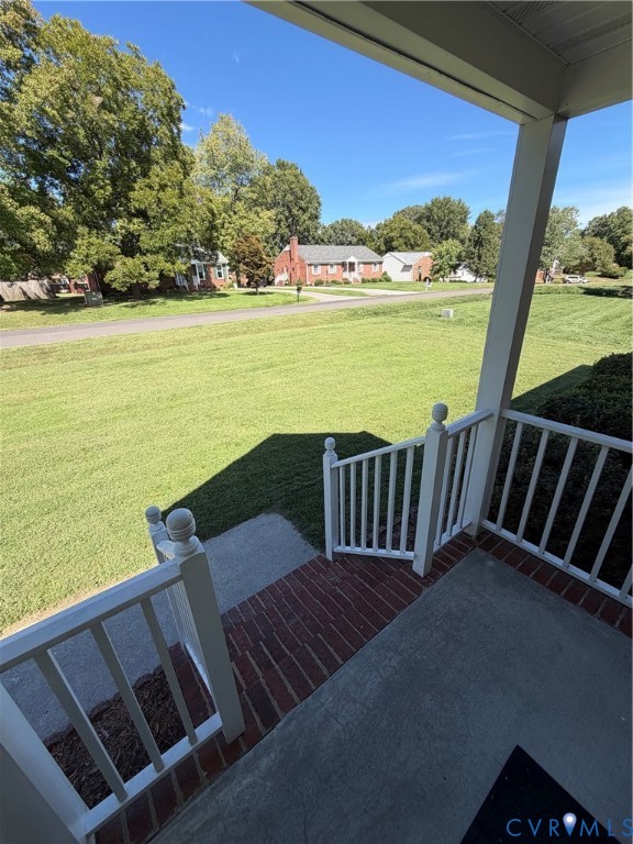 9022 Fayemont Dr Property Photo 4