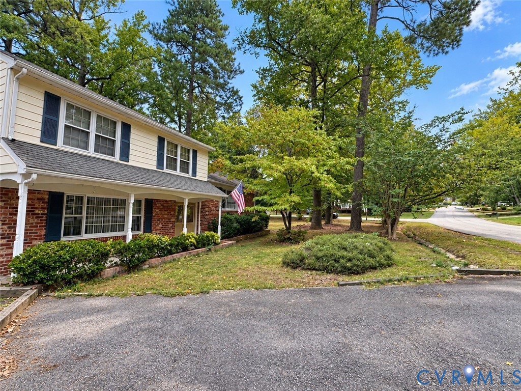 8636 Shadymist Dr Property Photo 3