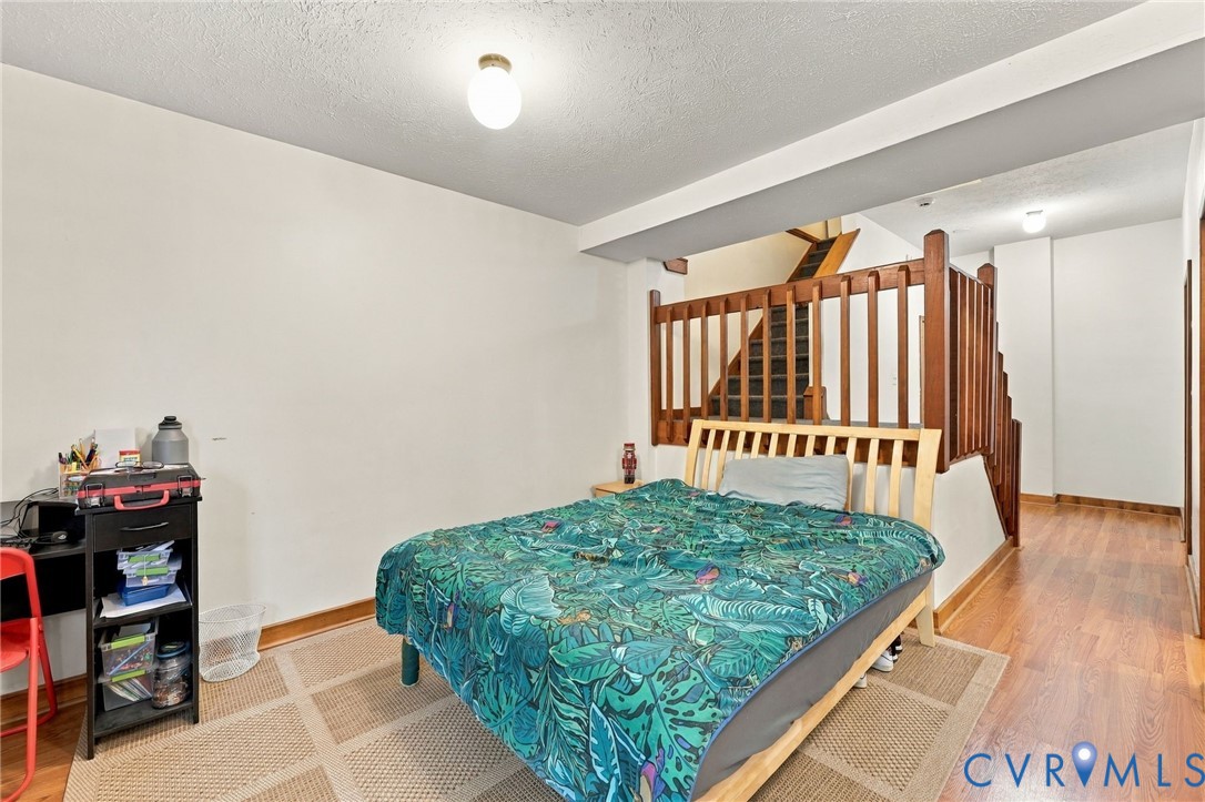 336 Southern Ct Property Photo 6