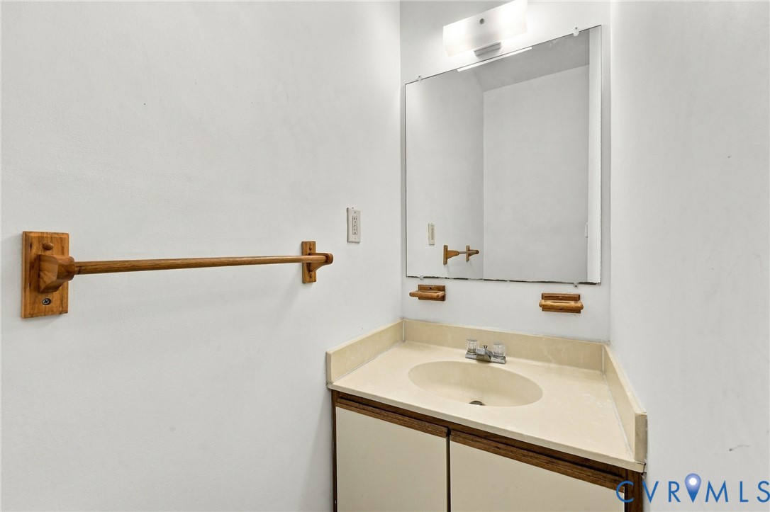 336 Southern Ct Property Photo 11