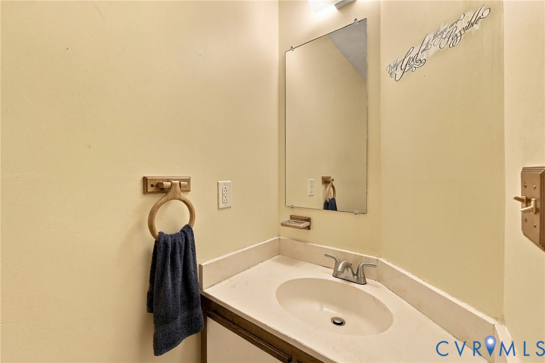 336 Southern Ct Property Photo 13