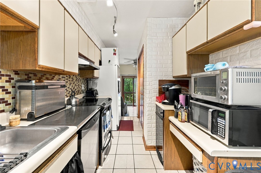 336 Southern Ct Property Photo 18