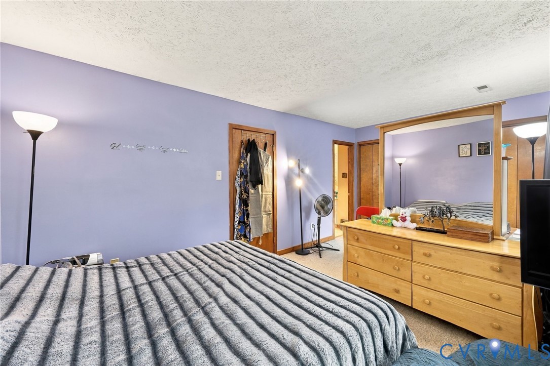 336 Southern Ct Property Photo 28