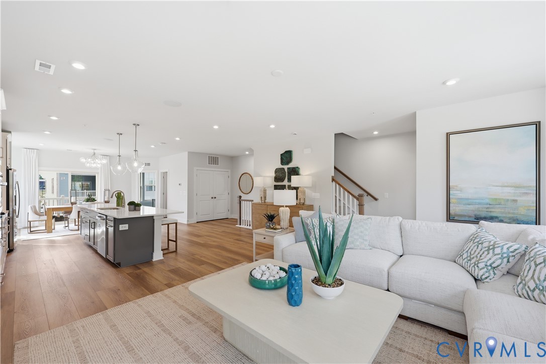 3613 Daisy Field Walk Unit#b Property Photo 10