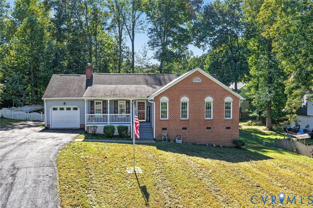 2301 Brookforest Rd Property Photo 1