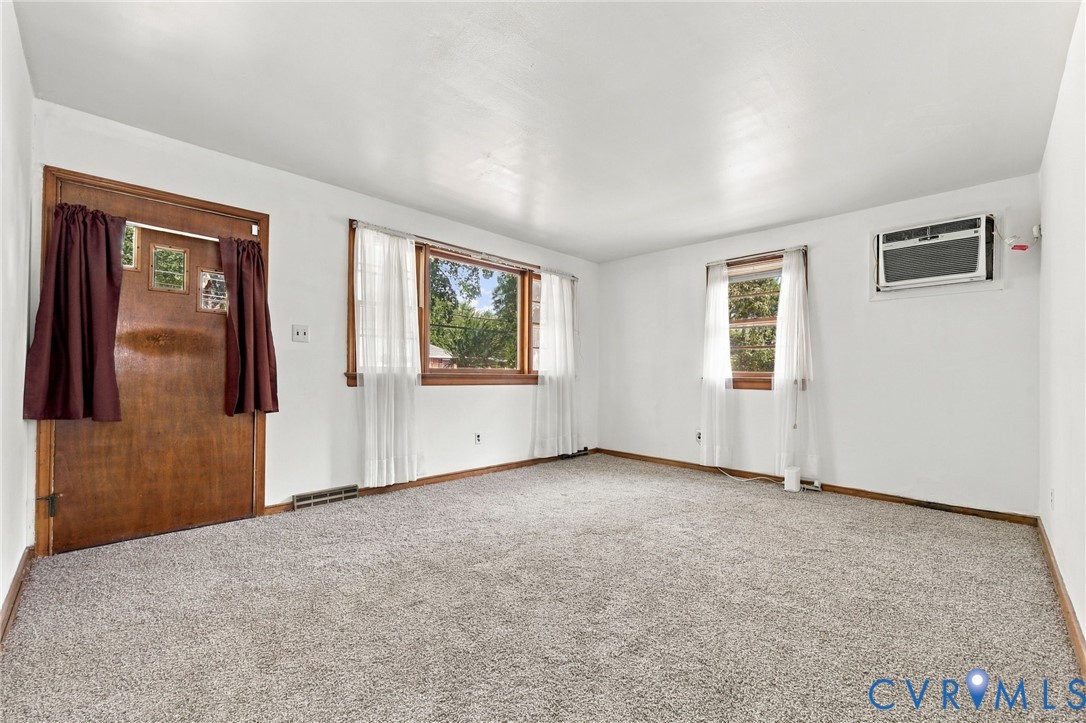 3027 Kingsdale Rd Property Photo 5