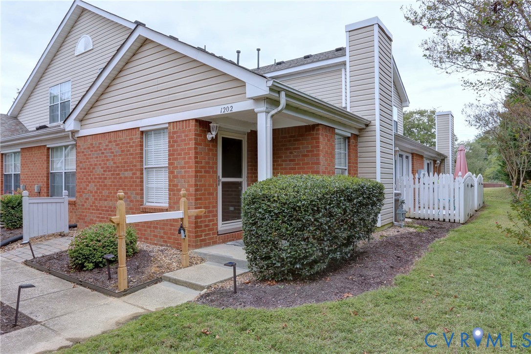 1202 Westgate Cir