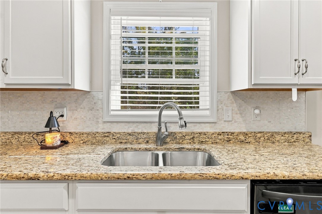 15142 Narrow Path Way Property Photo 15