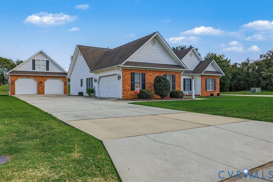 200 Lighthouse Pointe Property Photo 1