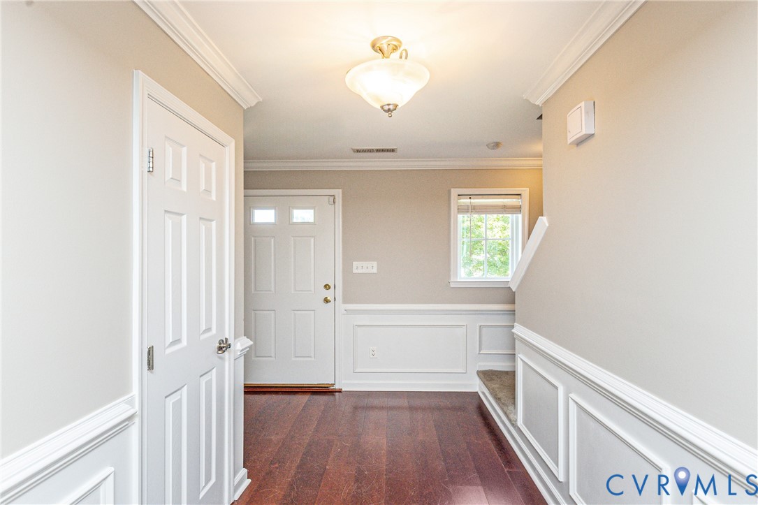1913 Glenwilton Dr Property Photo 3