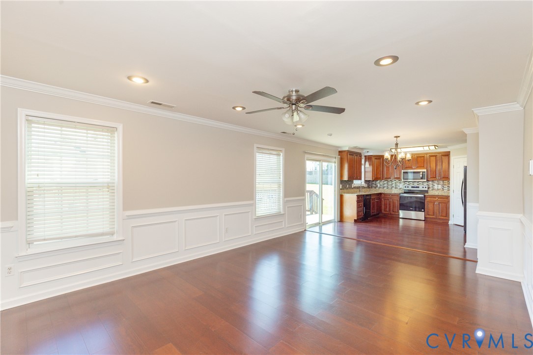 1913 Glenwilton Dr Property Photo 6