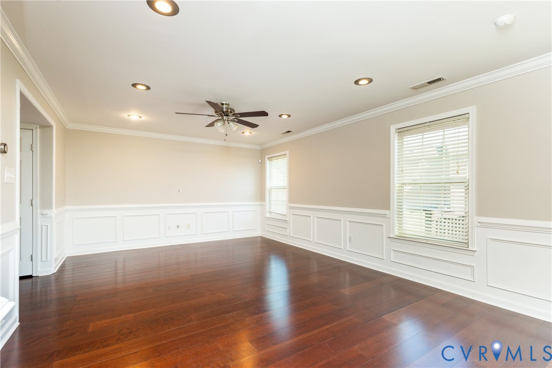 1913 Glenwilton Dr Property Photo 8