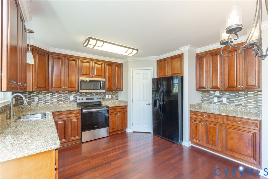 1913 Glenwilton Dr Property Photo 14