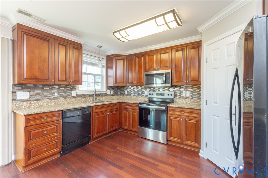 1913 Glenwilton Dr Property Photo 15