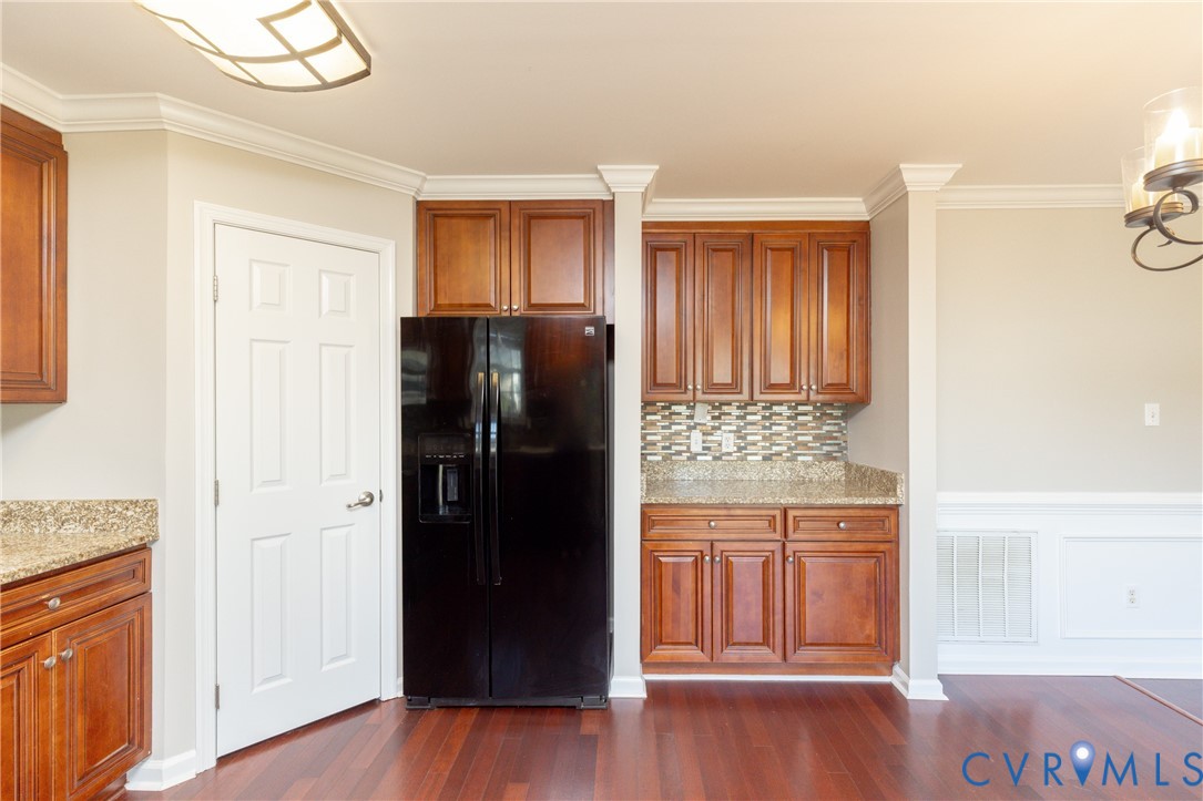 1913 Glenwilton Dr Property Photo 16