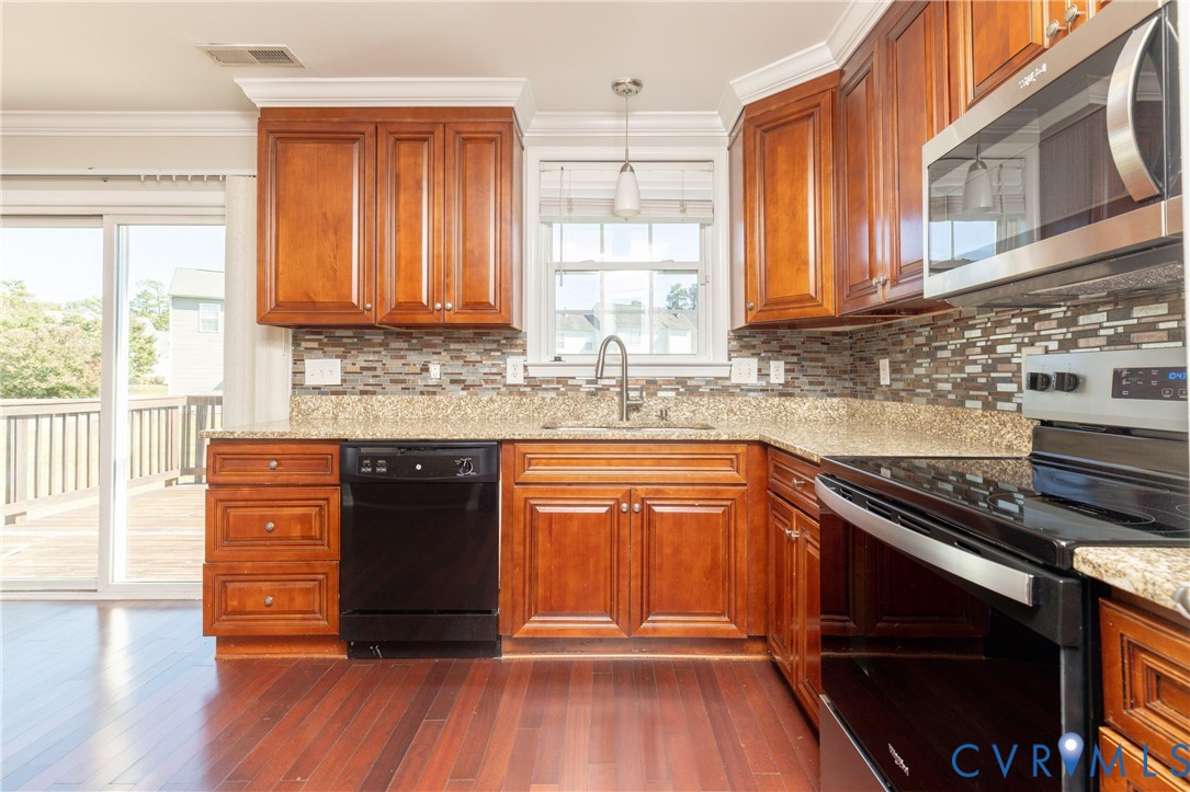 1913 Glenwilton Dr Property Photo 17