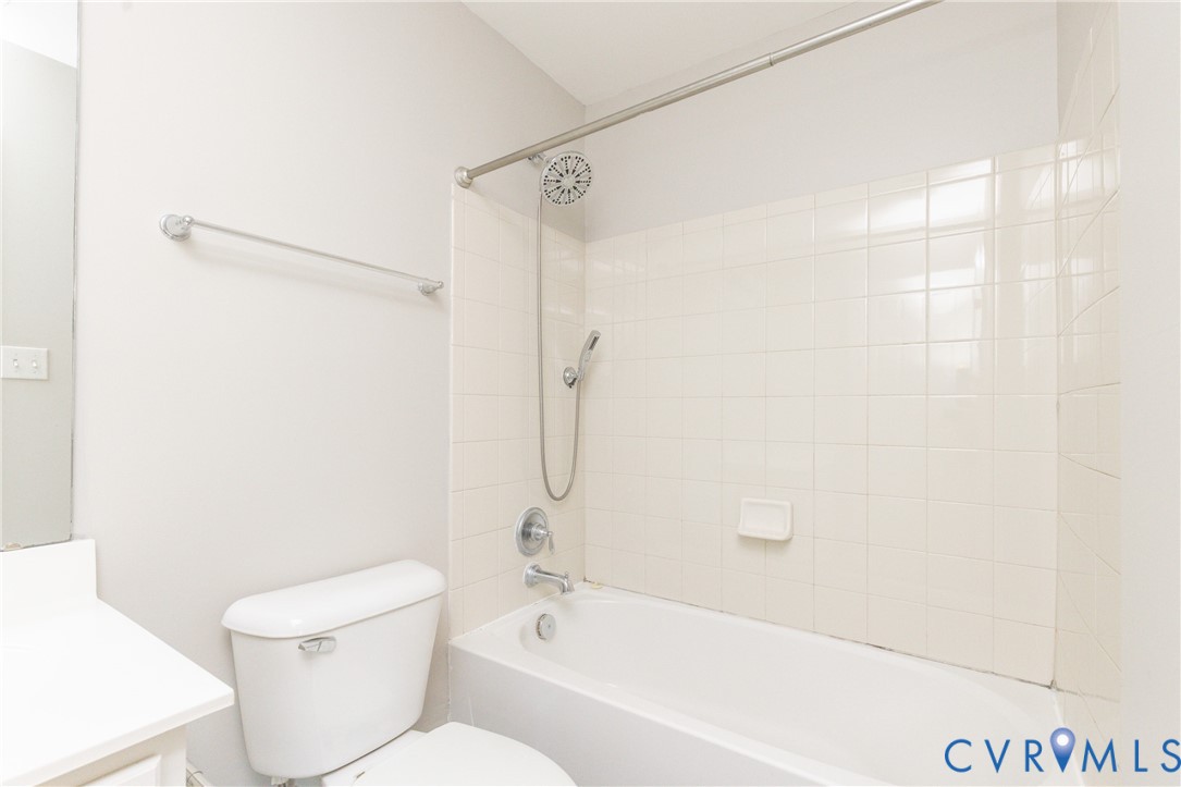 1913 Glenwilton Dr Property Photo 22