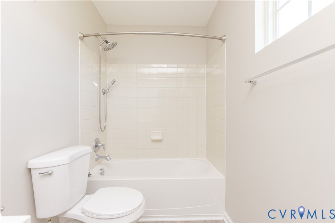 1913 Glenwilton Dr Property Photo 31