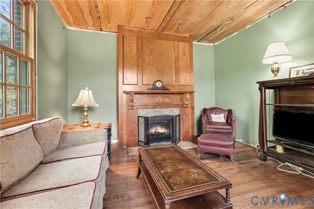 12466 Greenwood Rd Property Photo 10